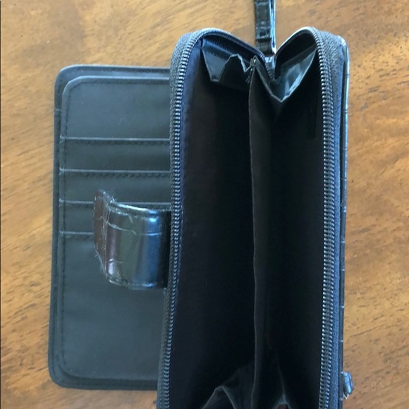 NWOT Faux Leather Wristlet - Picture 4 of 6